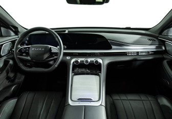 Подержанный автомобиль Exeed TXL 2023 года (13 фото)