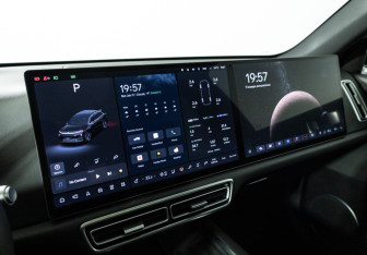 Подержанный автомобиль LiXiang L6 2024 года (20 фото)