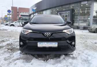 Подержанный автомобиль Toyota RAV4 2018 года (2 фото)