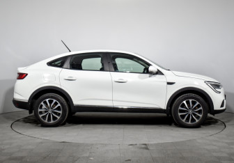 Подержанный автомобиль Renault Arkana 2019 года (4 фото)