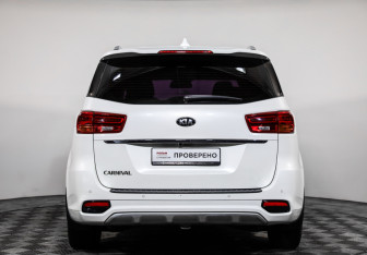 Подержанный автомобиль Kia Carnival 2018 года (6 фото)