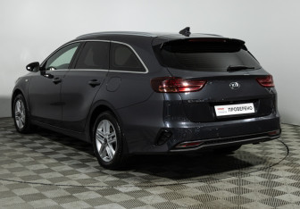Подержанный автомобиль Kia Ceed Wagon 2020 года (7 фото)