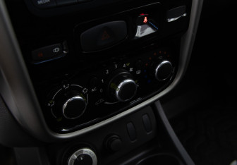 Подержанный автомобиль Renault Duster 2014 года (15 фото)