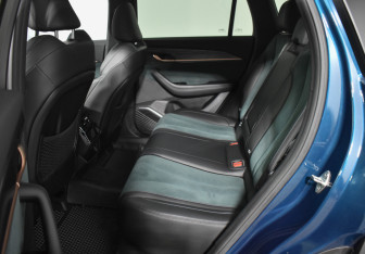 Подержанный автомобиль Geely Monjaro 2023 года (11 фото)