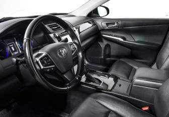 Подержанный автомобиль Toyota Camry Sedan 2017 года (9 фото)