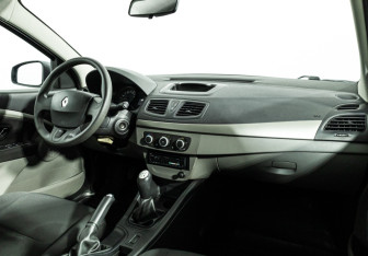 Подержанный автомобиль Renault Megane Hatchback 2012 года (9 фото)