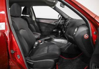 Подержанный автомобиль Nissan Juke 2012 года (18 фото)