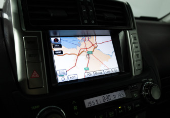 Подержанный автомобиль Toyota Land Cruiser Prado 2013 года (18 фото)