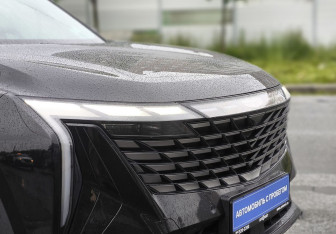 Подержанный автомобиль Geely Atlas 2024 года (10 фото)