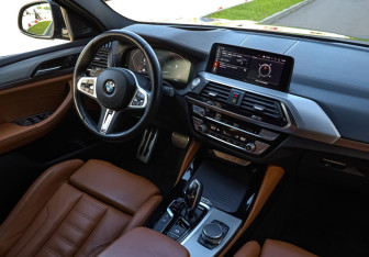 Подержанный автомобиль BMW X4 2020 года (10 фото)