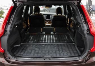 Подержанный автомобиль Volvo XC90 2019 года (34 фото)