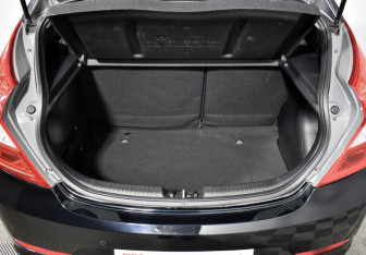 Подержанный автомобиль Hyundai Solaris Hatchback 2016 года (18 фото)