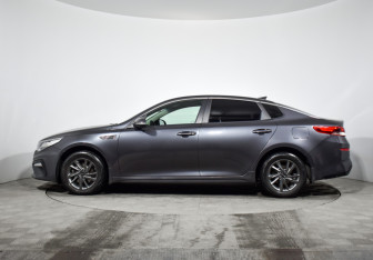 Подержанный автомобиль Kia Optima Sedan 2018 года (8 фото)