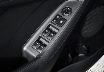 Подержанный автомобиль Kia Cerato Sedan 2014 года (10 фото)