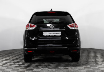 Подержанный автомобиль Nissan X-Trail 2017 года (6 фото)