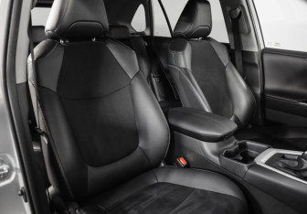 Подержанный автомобиль Toyota RAV4 2021 года (21 фото)