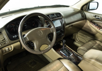 Подержанный автомобиль Acura MDX 2001 года (11 фото)