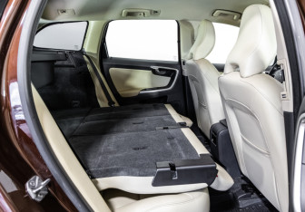 Подержанный автомобиль Volvo XC60 2015 года (25 фото)