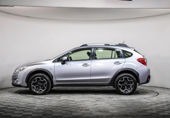 Подержанный автомобиль Subaru XV 2013 года (8 фото)