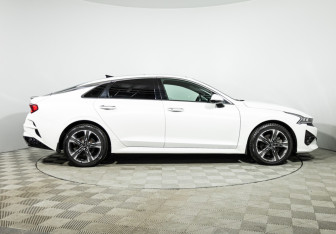 Подержанный автомобиль Kia K5 2020 года (4 фото)