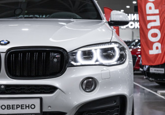 Подержанный автомобиль BMW X6 2016 года (5 фото)