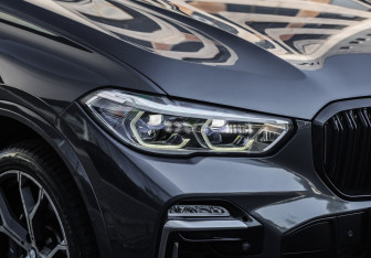 Подержанный автомобиль BMW X5 2019 года (10 фото)
