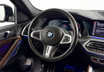 Подержанный автомобиль BMW X6 2020 года (17 фото)