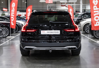Подержанный автомобиль Volvo V90 Cross Country 2019 года (9 фото)