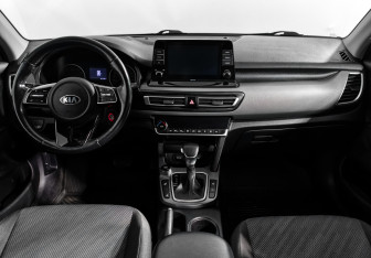 Подержанный автомобиль Kia Seltos 2020 года (14 фото)