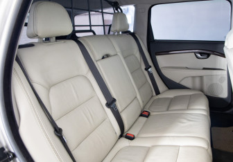Подержанный автомобиль Volvo XC70 2012 года (18 фото)