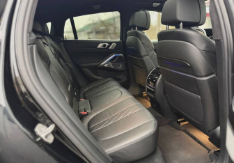 Подержанный автомобиль BMW X6 2020 года (49 фото)