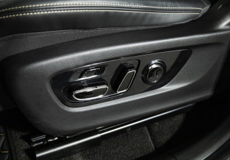 Подержанный автомобиль GAC GS8 2023 года (16 фото)