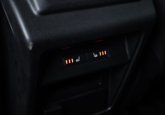 Подержанный автомобиль Land Rover Discovery Sport 2018 года (24 фото)