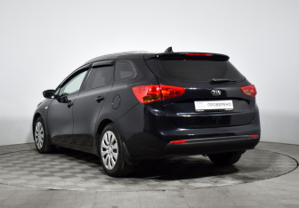 Подержанный автомобиль Kia Ceed Wagon 2018 года (7 фото)