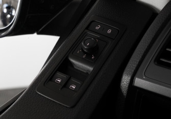 Подержанный автомобиль Volkswagen Caravelle 2016 года (15 фото)