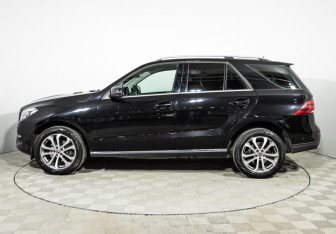 Подержанный автомобиль Mercedes-Benz GLE 2017 года (8 фото)