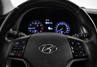 Подержанный автомобиль Hyundai Tucson 2016 года (18 фото)