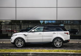 Подержанный автомобиль Land Rover Range Rover Sport 2017 года (9 фото)
