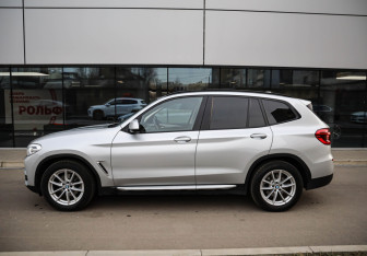 Подержанный автомобиль BMW X3 2019 года (6 фото)