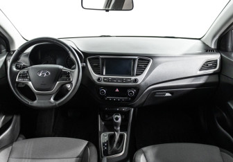 Подержанный автомобиль Hyundai Solaris Sedan 2018 года (13 фото)