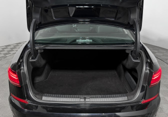 Подержанный автомобиль Volkswagen Passat Sedan 2023 года (14 фото)
