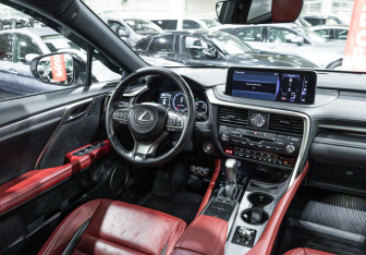Подержанный автомобиль Lexus RX 2020 года (13 фото)