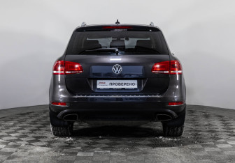 Подержанный автомобиль Volkswagen Touareg 2012 года (6 фото)