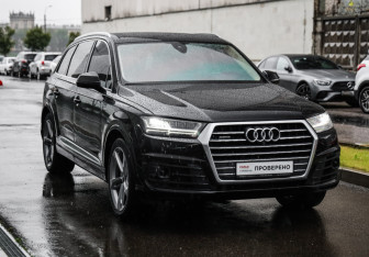 Подержанный автомобиль Audi Q7 2018 года (5 фото)