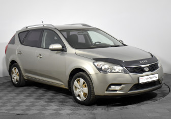 Подержанный автомобиль Kia Ceed Wagon 2011 года (3 фото)