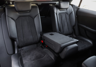 Подержанный автомобиль Audi Q8 2019 года (29 фото)