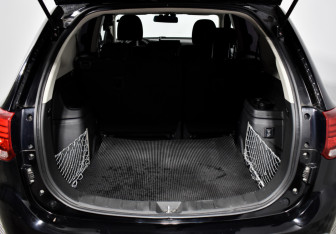 Подержанный автомобиль Mitsubishi Outlander 2018 года (17 фото)