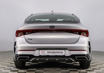 Подержанный автомобиль Kia K5 2021 года (6 фото)