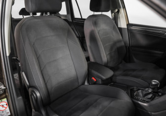 Подержанный автомобиль Volkswagen Tiguan 2018 года (23 фото)