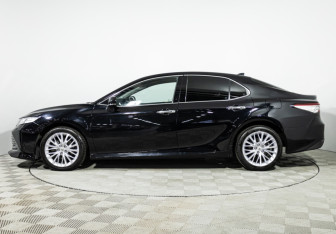 Подержанный автомобиль Toyota Camry Sedan 2020 года (8 фото)
